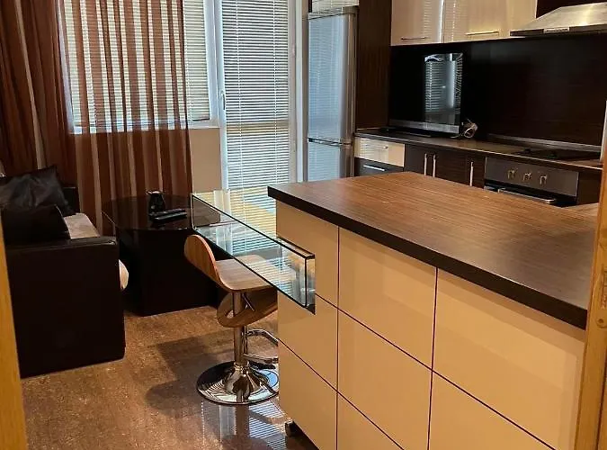 ломбарди Appartement Varna